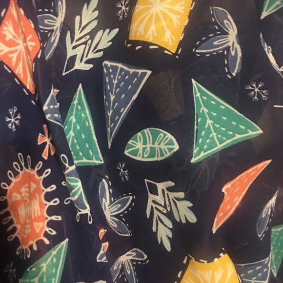 Medium Shirley (cover up) - Picture 2 of 3